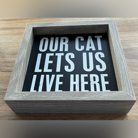 NWT Cat Lady Box Sign OUR CAT LETS US LIVE HERE Rustic Farmhouse Decor 6” x 6” - Picture 2 of 3